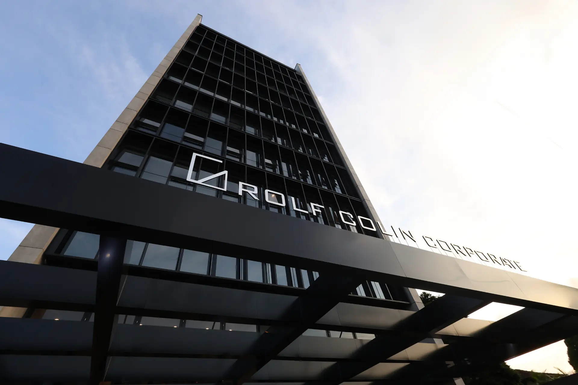 Fachada do prédio Rolf Colin Corporate em Joinville